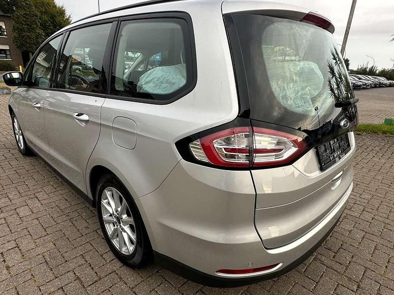 Gebraucht Ford Galaxy 150 PS (110 kW) 2022 Silber Van / Kleinbus
