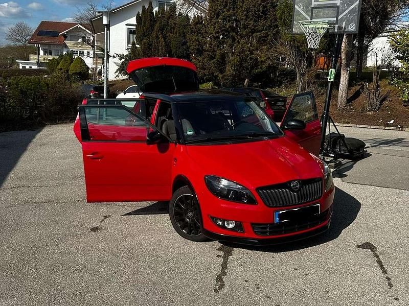 Gebraucht Skoda Fabia Monte Carlo 105 PS (77 kW) 2014 Rot Limousine