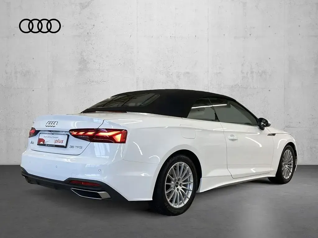 Gebraucht Audi A5 Cabriolet Ambiente 150 PS (110 kW) 2023 Arkonaweiß Cabrio