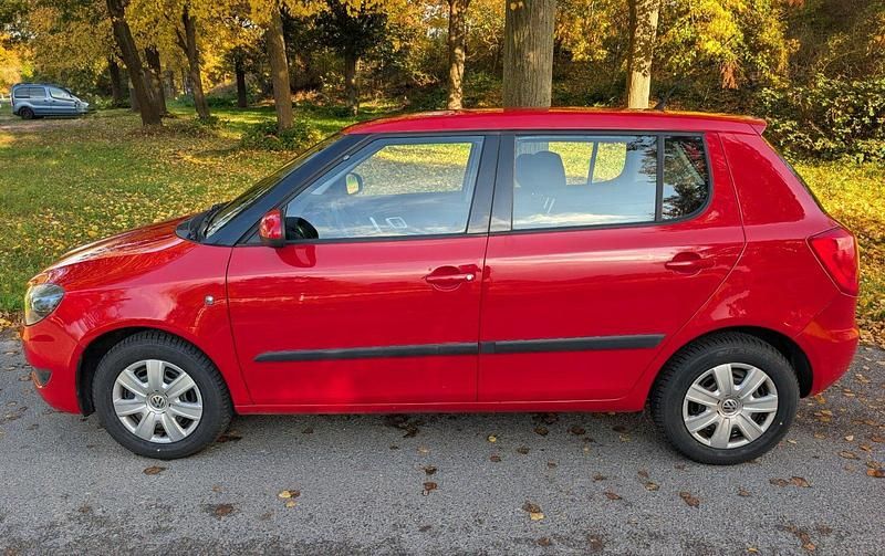 Gebraucht Skoda Fabia 60 PS (44 kW) 2010 Rot Kleinwagen