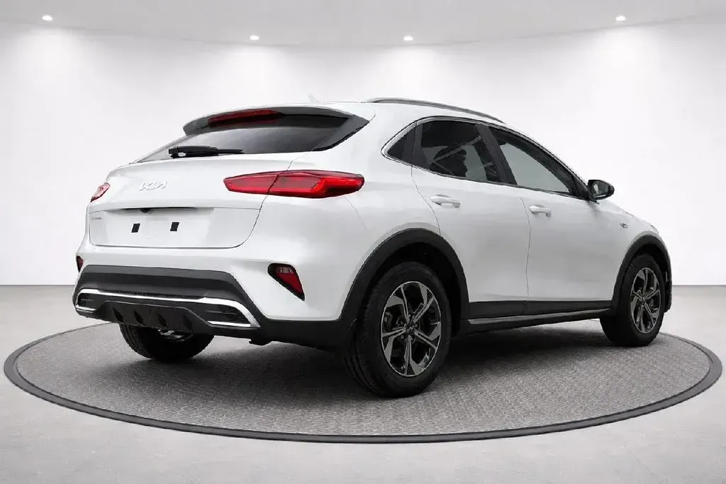 Neu Kia XCeed Vision 150 PS (110 kW) 2026 Grau SUV
