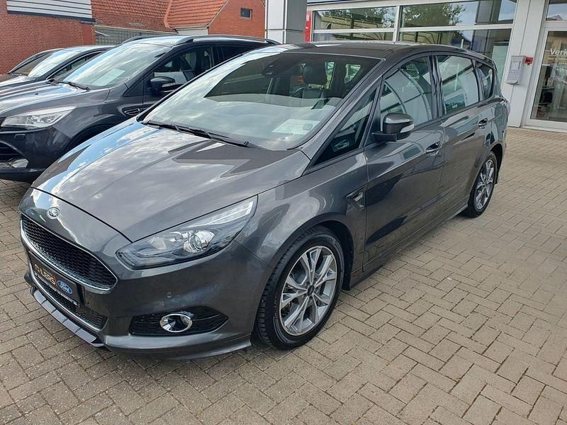 Grau Gebraucht 2018 Ford S-MAX ST-Line Van / Kleinbus | 19.990 € (Etwas zu teuer) - Bild 1/4