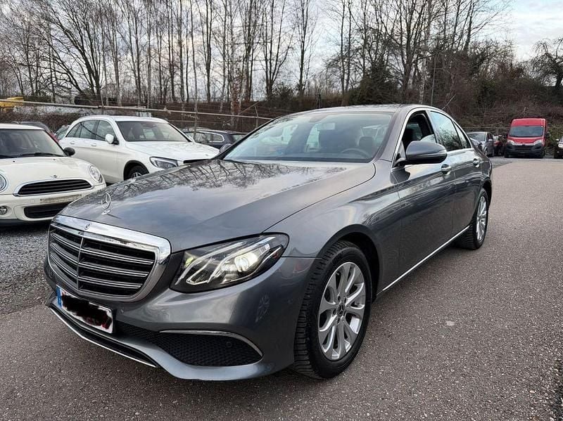Gebraucht Mercedes E220 194 PS (142 kW) 2018 Grau Limousine