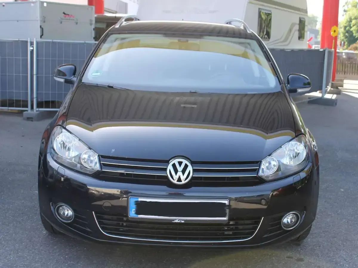 Gebraucht VW Golf VII Style 105 PS (77 kW) 2012 Deep black perleffekt Kombi
