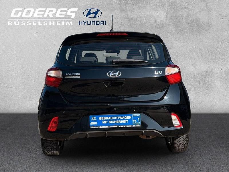 Gebraucht Hyundai i10 84 PS (61 kW) 2023 Schwarz Kleinwagen