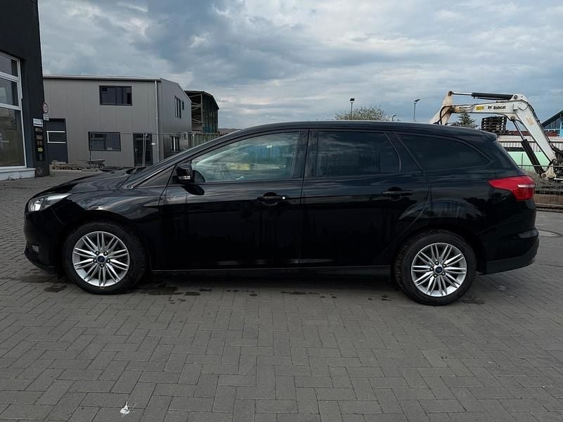 Second-hand Ford Focus 125 CP (91 kW) 2017 Negru Break