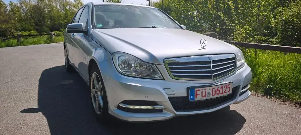 Gebraucht Mercedes C180 156 PS (114 kW) 2012 Silber Limousine