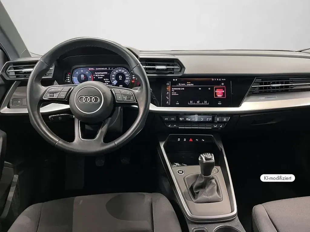 Gebraucht Audi A3 Advanced Plus 116 PS (85 kW) 2021 Schwarz Limousine