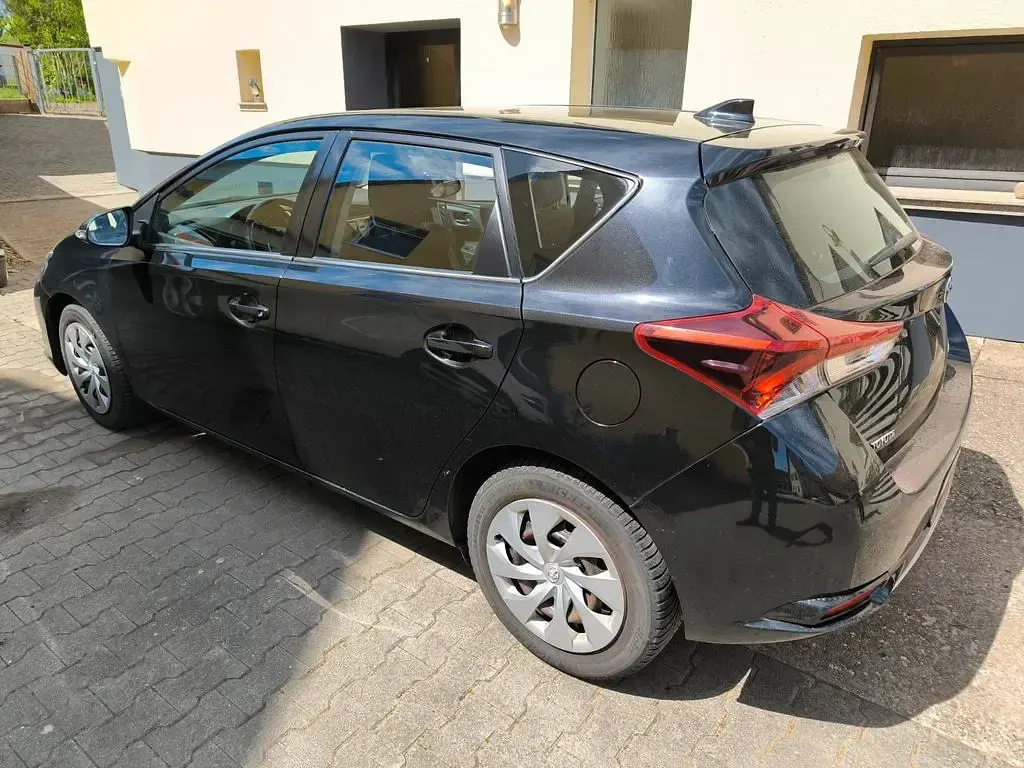 Gebraucht Toyota Auris Comfort 116 PS (85 kW) 2016 Schwarz Limousine