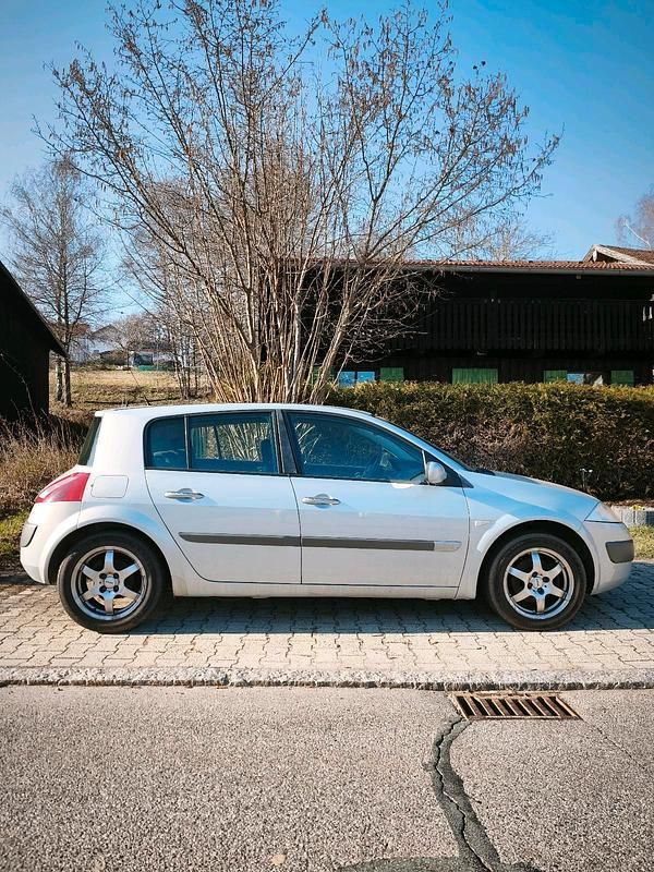 Gebraucht Renault Mégane II 135 PS (99 kW) 2003 Silber Kleinwagen
