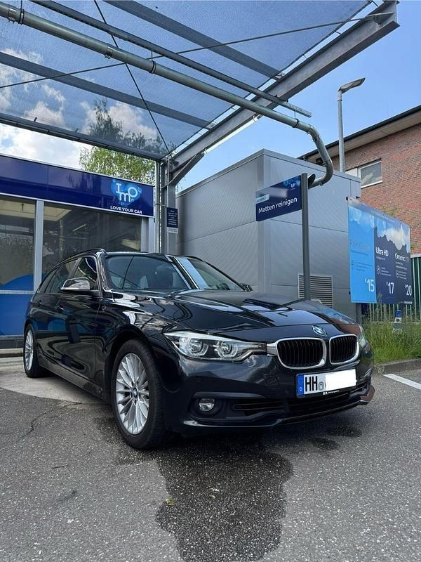 Schwarz Gebraucht 2018 BMW 330 Kombi | 19.750 € (Guter Preis) - Bild 1/4