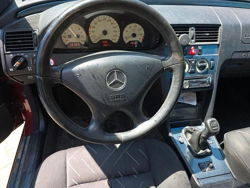 Gebraucht Mercedes C200 136 PS (100 kW) 1999 Rot Limousine
