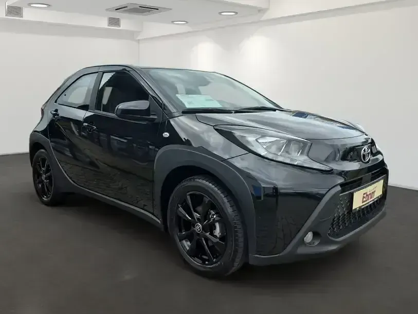 Gebraucht Toyota Aygo X X-play 72 PS (52 kW) 2024 Schwarz SUV