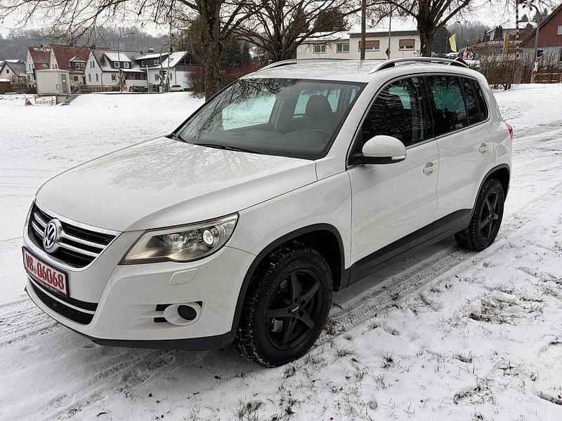 Weiß Gebraucht 2009 VW Tiguan SUV | 11.990 € (Teuer) - Bild 1/4