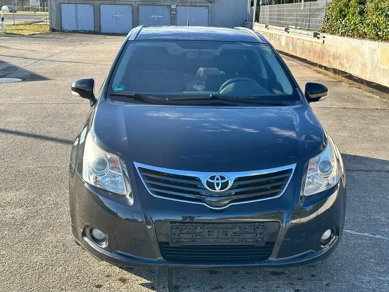 Schwarz Gebraucht 2011 Toyota Avensis Kombi | 5.950 € (Fairer Preis) - Bild 1/4