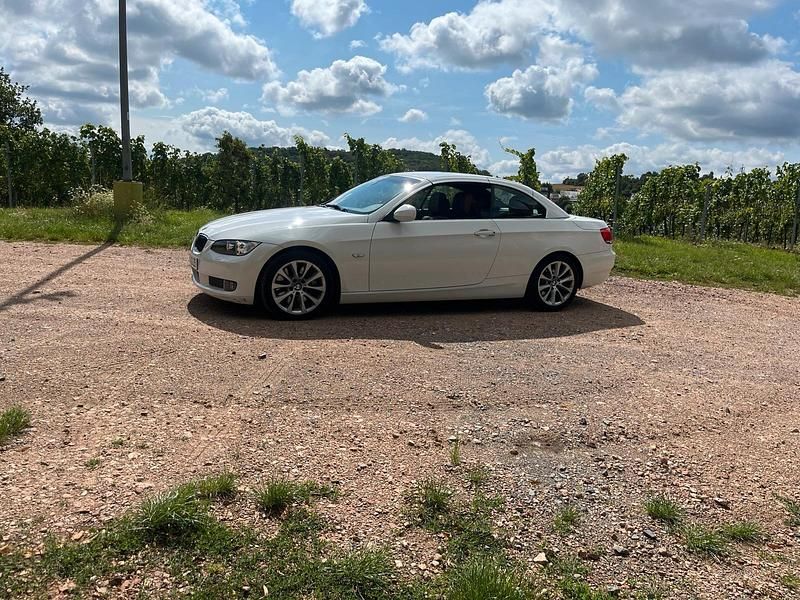 Gebraucht BMW 335 Cabriolet 304 PS (223 kW) 2009 Weiß Cabrio