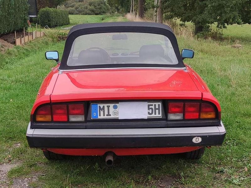 Gebraucht Alfa Romeo Spider 126 PS (92 kW) 1986 Rot Cabrio