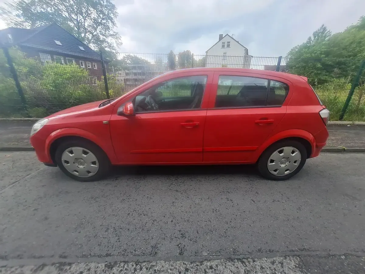 Gebraucht Opel Astra 140 PS (102 kW) 2007 Rot Limousine