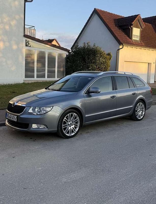 Gebraucht Skoda Superb Ambition 170 PS (125 kW) 2012 Kombi