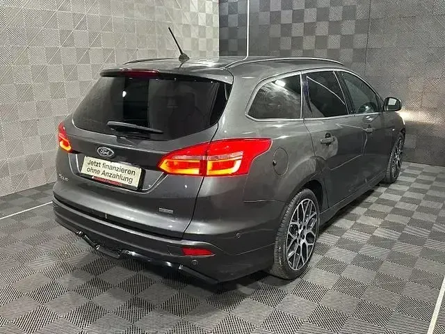 Second-hand Ford Focus ST-Line 125 CP (91 kW) 2018 Gri Break