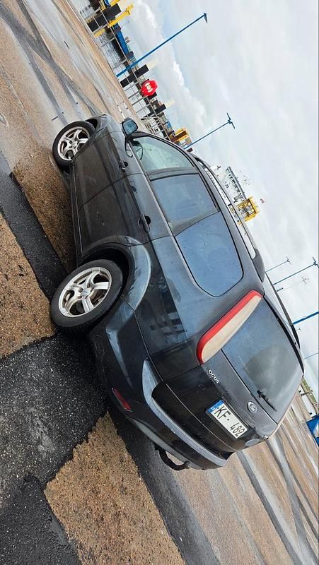 Schwarz Gebraucht 2008 Ford Focus Kombi | 1.100 € (Guter Preis) - Bild 1/4