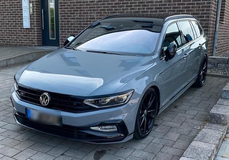 Grau Gebraucht 2019 VW Passat R-line Edition Kombi | 30.999 € (Etwas zu teuer) - Bild 1/4