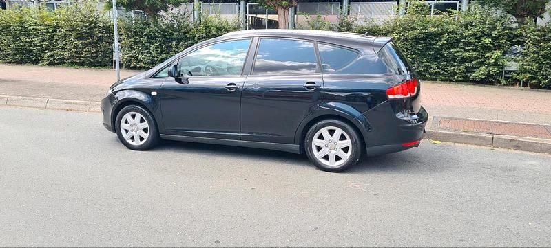 Schwarz Gebraucht 2008 Seat Altea XL Van / Kleinbus | 3.260 € (Fairer Preis) - Bild 1/4