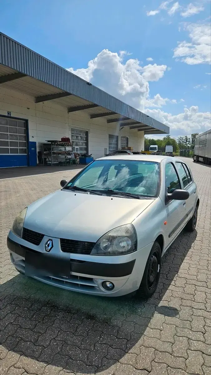 Gebraucht Renault Clio II 58 PS (42 kW) 2002 Grau Kleinwagen