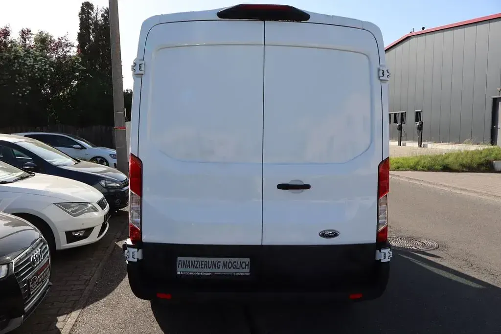 Gebraucht Ford Transit Trend 170 PS (125 kW) 2022 Weiß Limousine