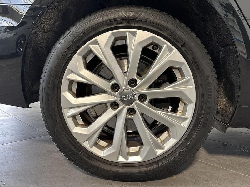 Gebraucht Audi A4 Advanced 150 PS (110 kW) 2020 Mythosschwarz Kombi