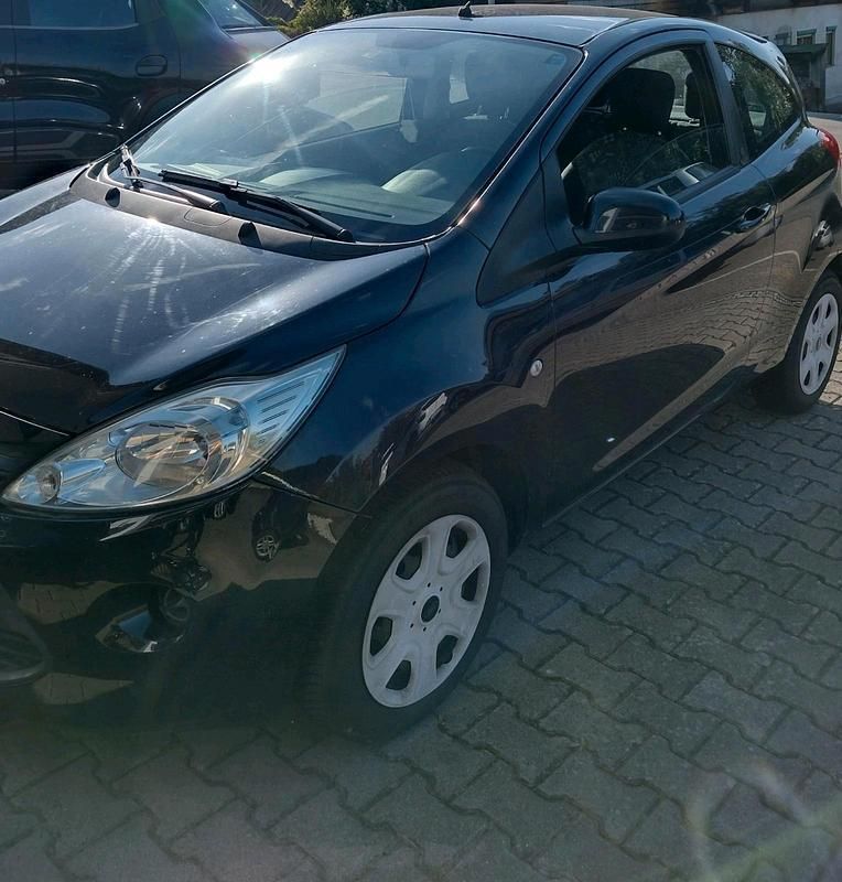 Schwarz Gebraucht 2012 Ford Ka Kleinwagen | 2.300 € (Guter Preis) - Bild 1/4