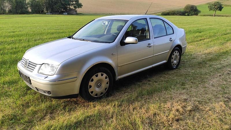 Silber Gebraucht 2003 VW Bora Limousine | 850 € (Superpreis) - Bild 1/4