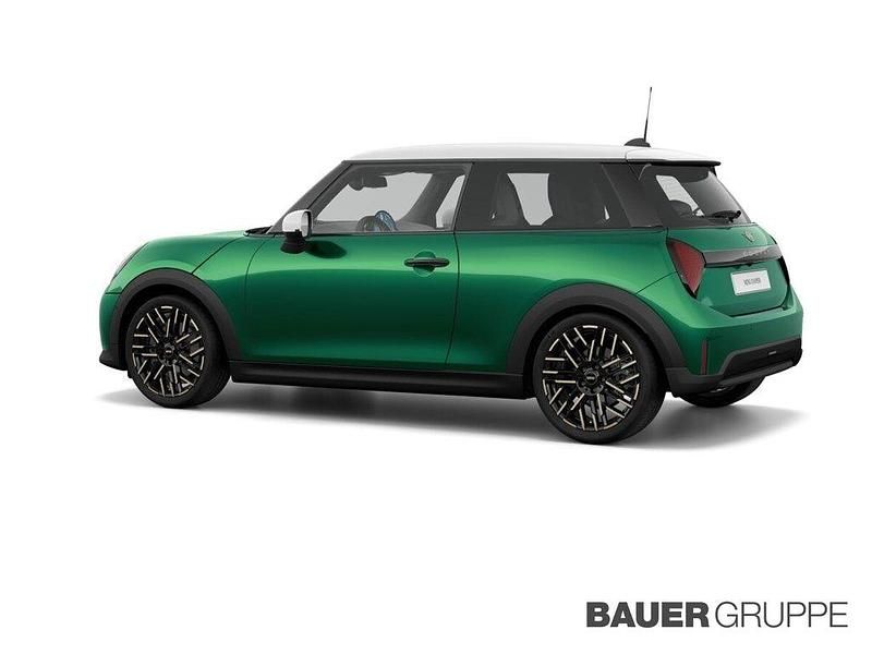Gebraucht Mini Cooper Favoured 156 PS (114 kW) 2024 Gruen Kleinwagen
