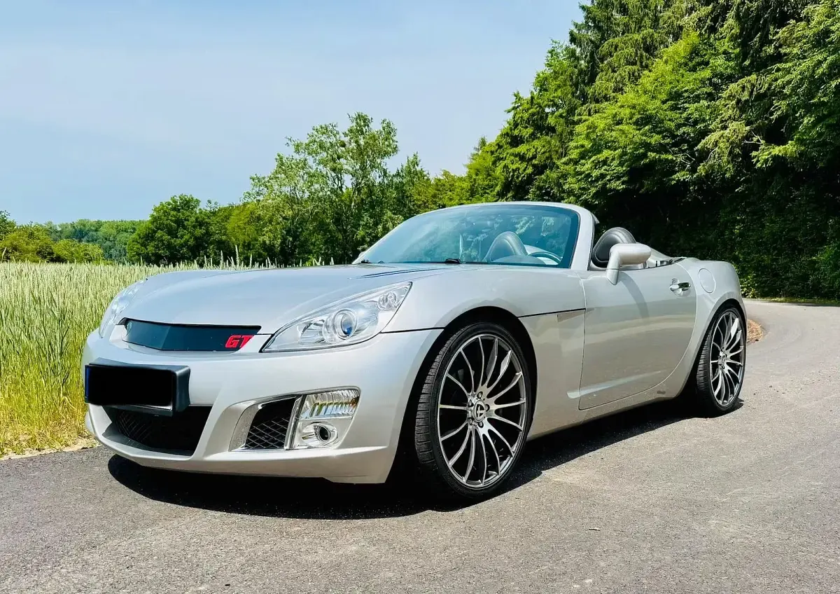 Gebraucht Opel GT 264 PS (194 kW) 2009 Silber Cabrio