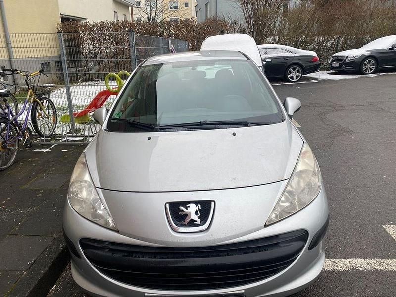 Grau Gebraucht 2008 Peugeot 207 Filou Limousine | 1.850 € (Fairer Preis) - Bild 1/4