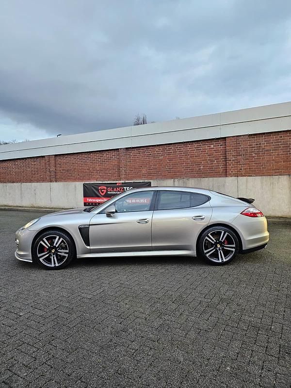 Gebraucht Porsche Panamera 250 PS (183 kW) 2012 Silber Kleinwagen