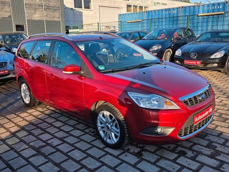 Gebraucht Ford Focus Ghia 116 PS (85 kW) 2009 Rot Limousine