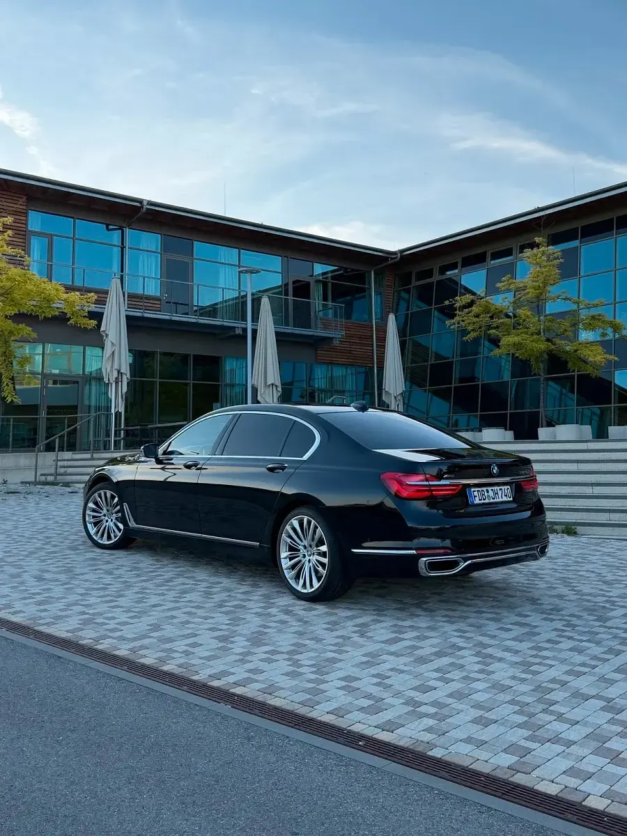 Gebraucht BMW 740L 340 PS (250 kW) 2017 Schwarz Limousine