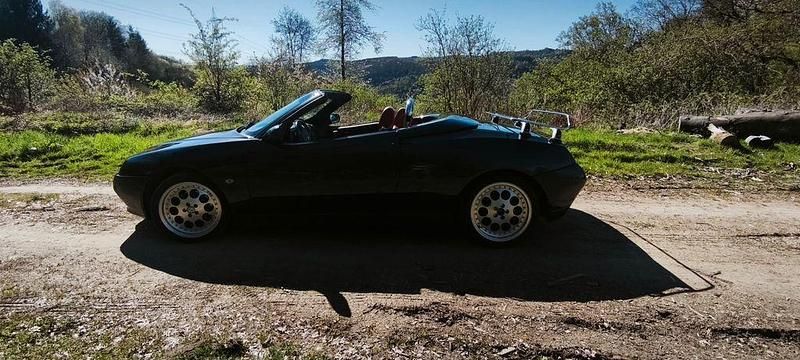 Second-hand Alfa Romeo Spider Lusso 150 CP (110 kW) 1997 Negru Cabrio