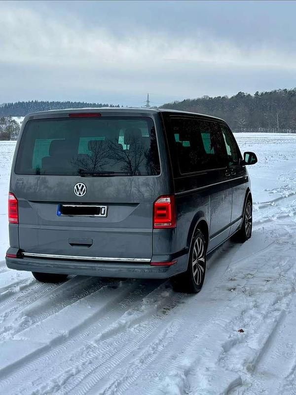 Gebraucht VW Multivan Highline 204 PS (150 kW) 2016 Grau Van