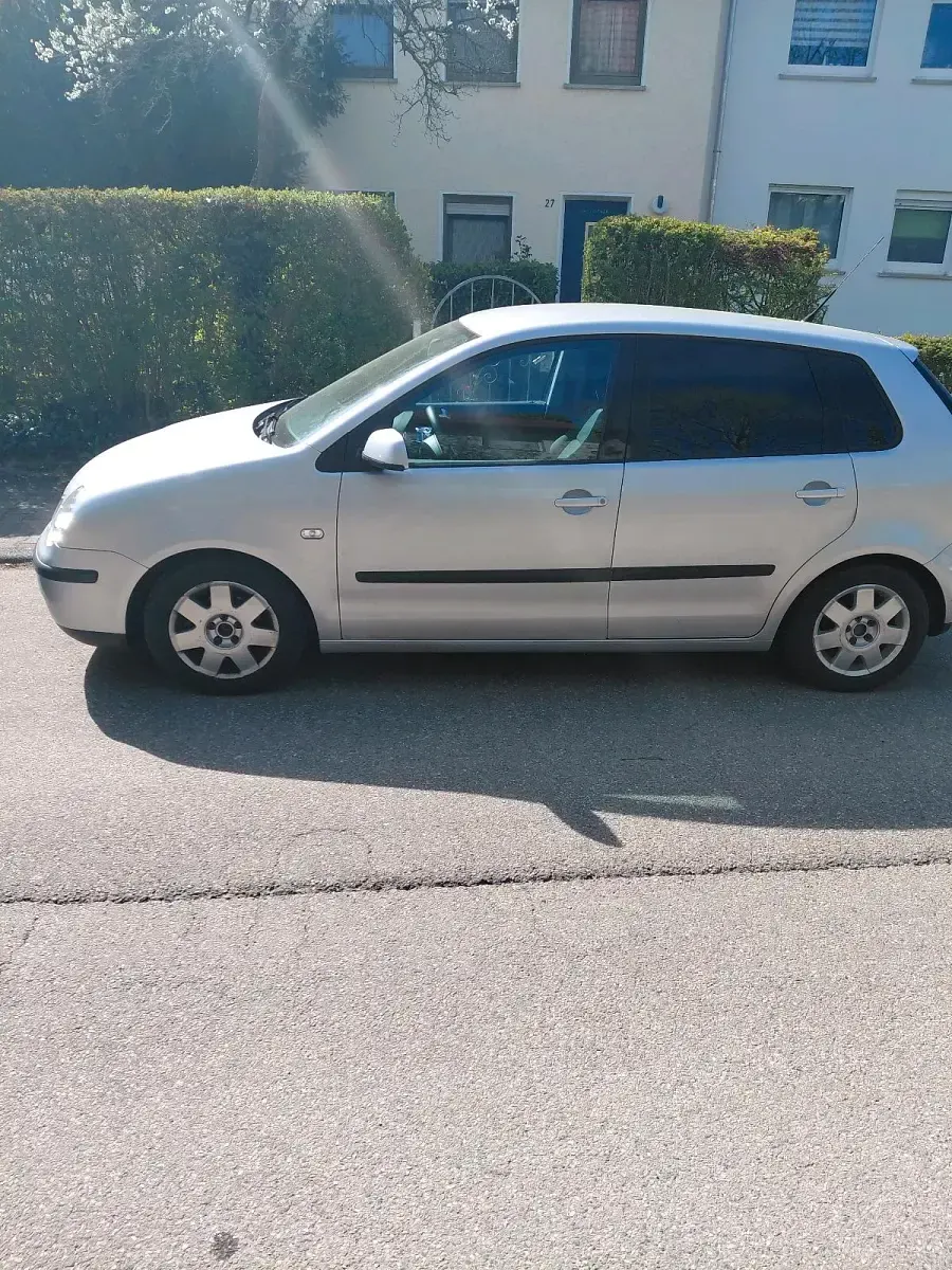 Gebraucht VW Polo Comfortline 54 PS (39 kW) 2002 Silber Kleinwagen