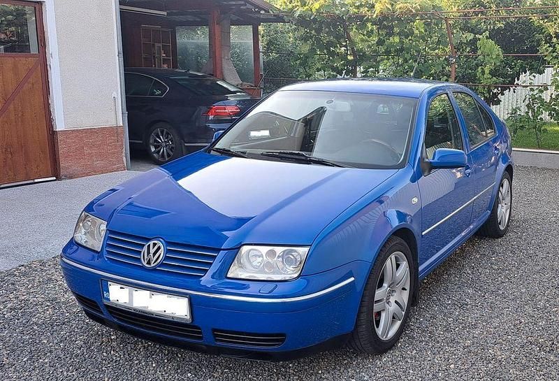 Blau Gebraucht 2002 VW Bora Highline Limousine | 7.850 € - Bild 1/4