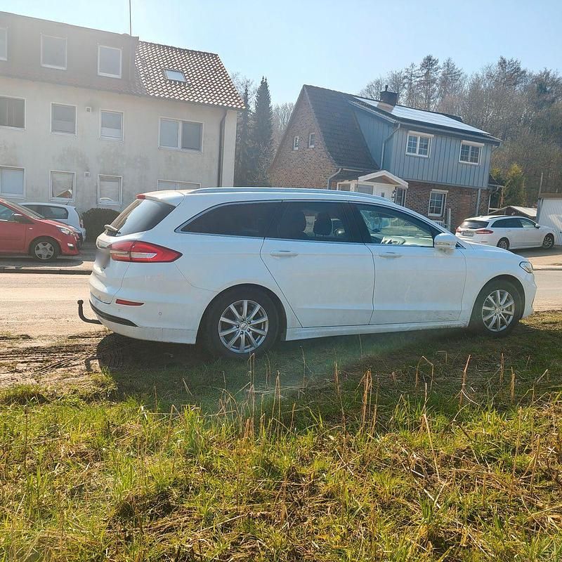 Gebraucht Ford Mondeo Trend 150 PS (110 kW) 2019 Weiß Kombi