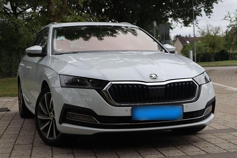 Gebraucht Skoda Octavia First Edition 150 PS (110 kW) 2020 Weiß Kombi