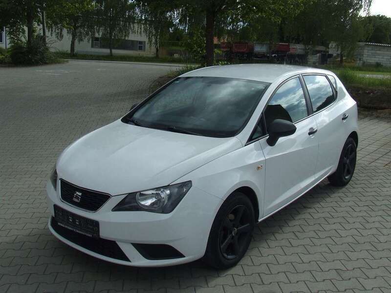 Weiß Gebraucht 2015 Seat Ibiza Reference Kleinwagen | 6.900 € (Fairer Preis) - Bild 1/4