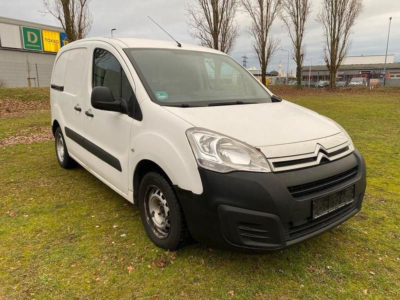 Weiß Gebraucht 2017 Citroën Berlingo Business Class Van / Kleinbus | 3.999 € (Fairer Preis) - Bild 1/3