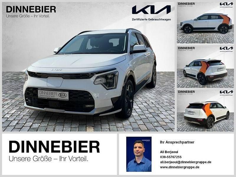 Weiß (metallic) Gebraucht 2023 Kia e-Niro Inspiration SUV | 27.698 € (Fairer Preis) - Bild 1/3