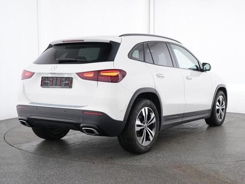 Gebraucht Mercedes GLA200 Progressive 150 PS (110 kW) 2025 Weiß SUV