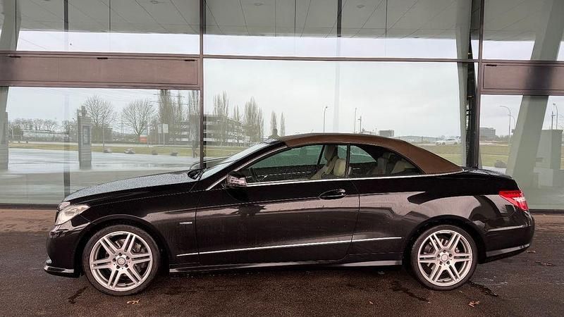 Gebraucht Mercedes E350 AMG line 231 PS (169 kW) 2010 Schwarz Cabrio