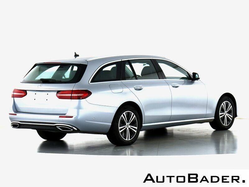 Gebraucht Mercedes E220 Avantgarde 200 PS (147 kW) 2022 Silber Limousine